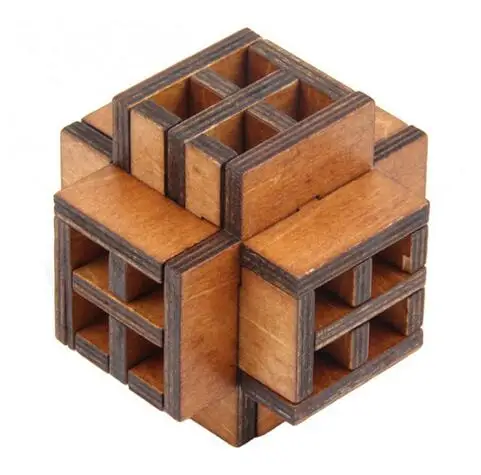 Casse tête cube en croix en plaques de bois bicolores ajourées